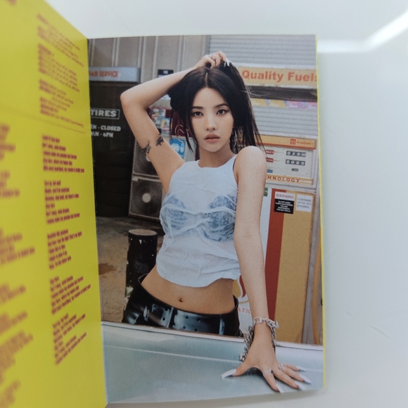 (G)I-DLE I SWAY Weverse Preorder Benefit Poster (set of 9) - Picture 7 of 8